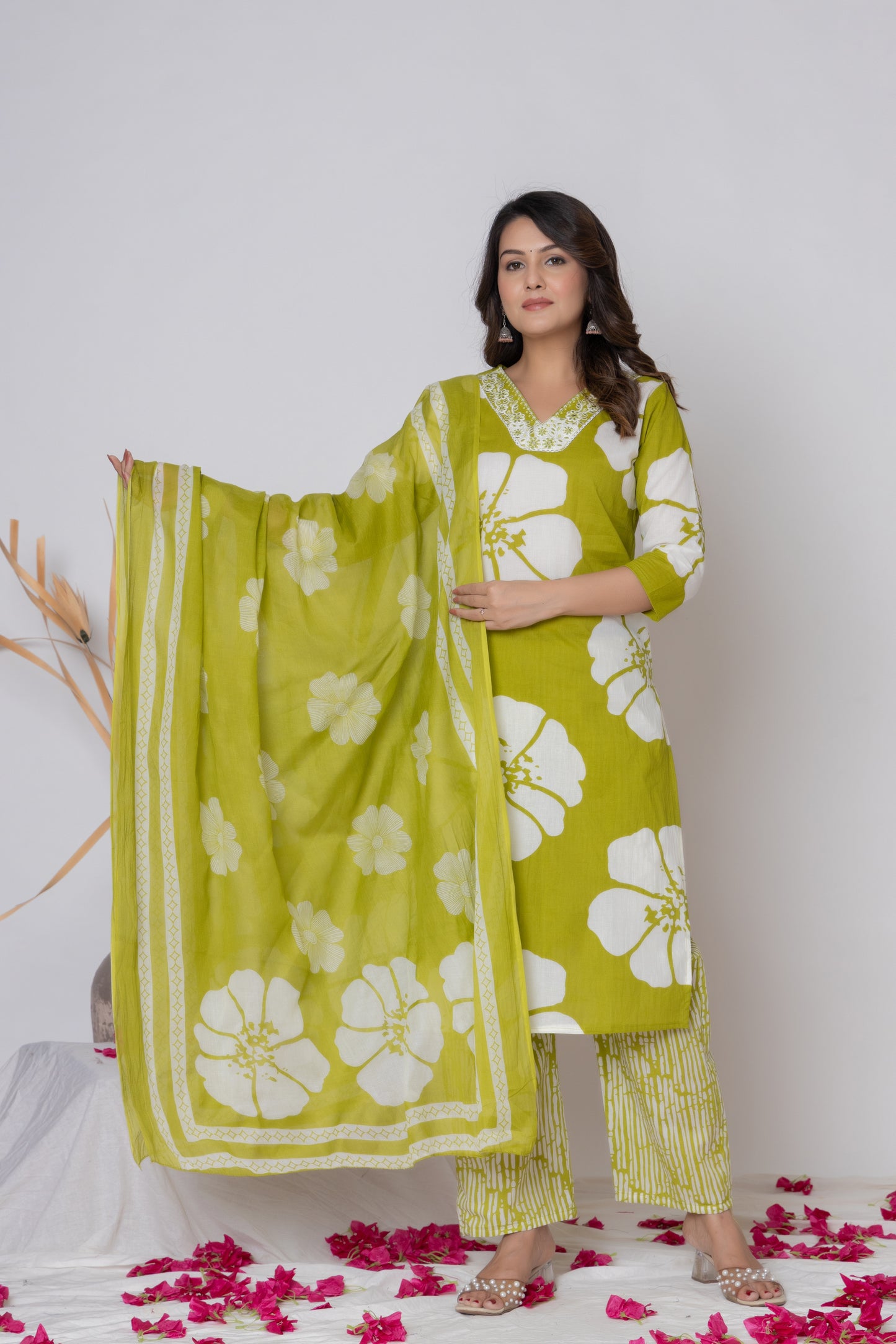 Floral emboridery kurti 3pc set