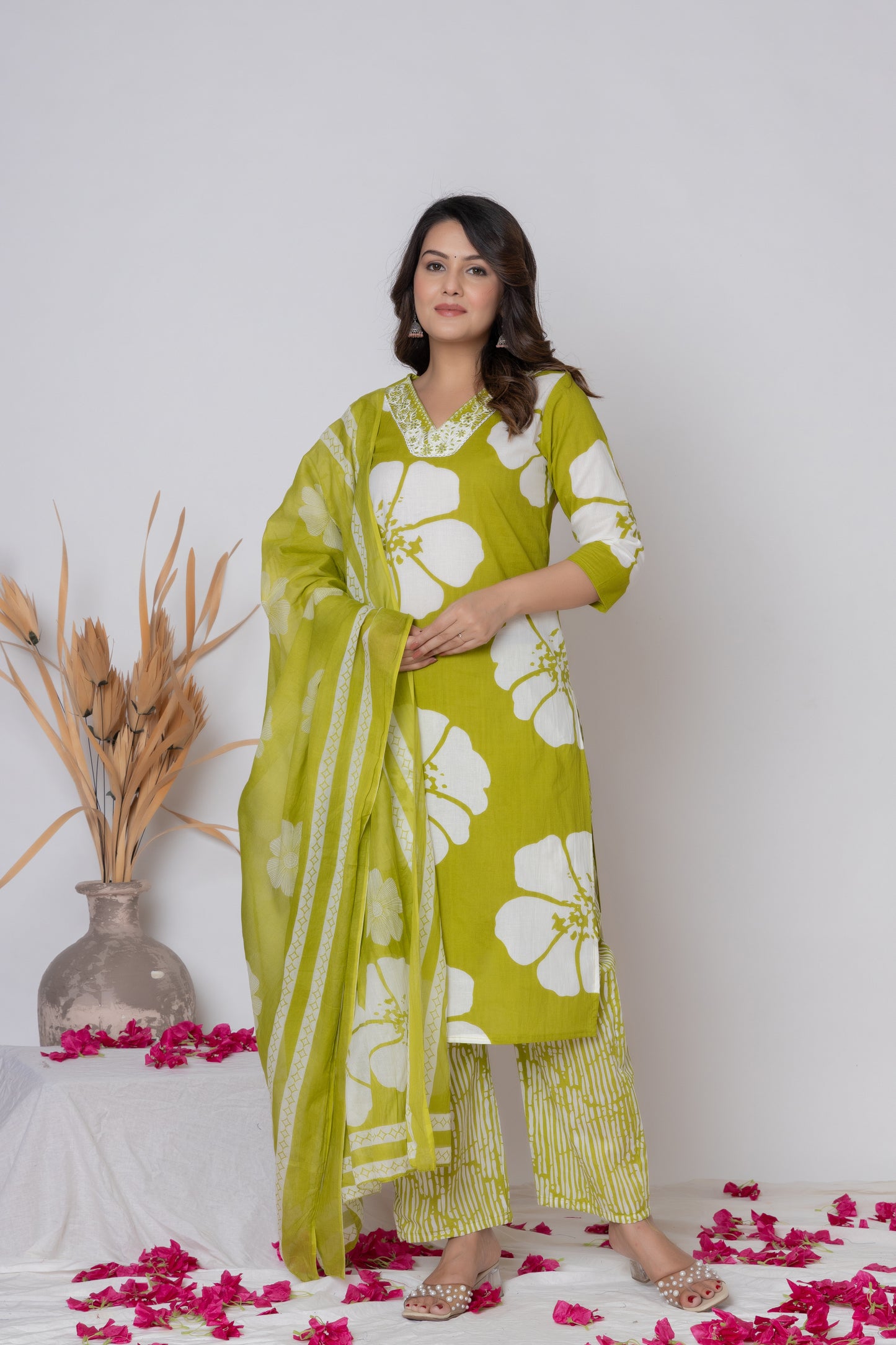 Floral emboridery kurti 3pc set
