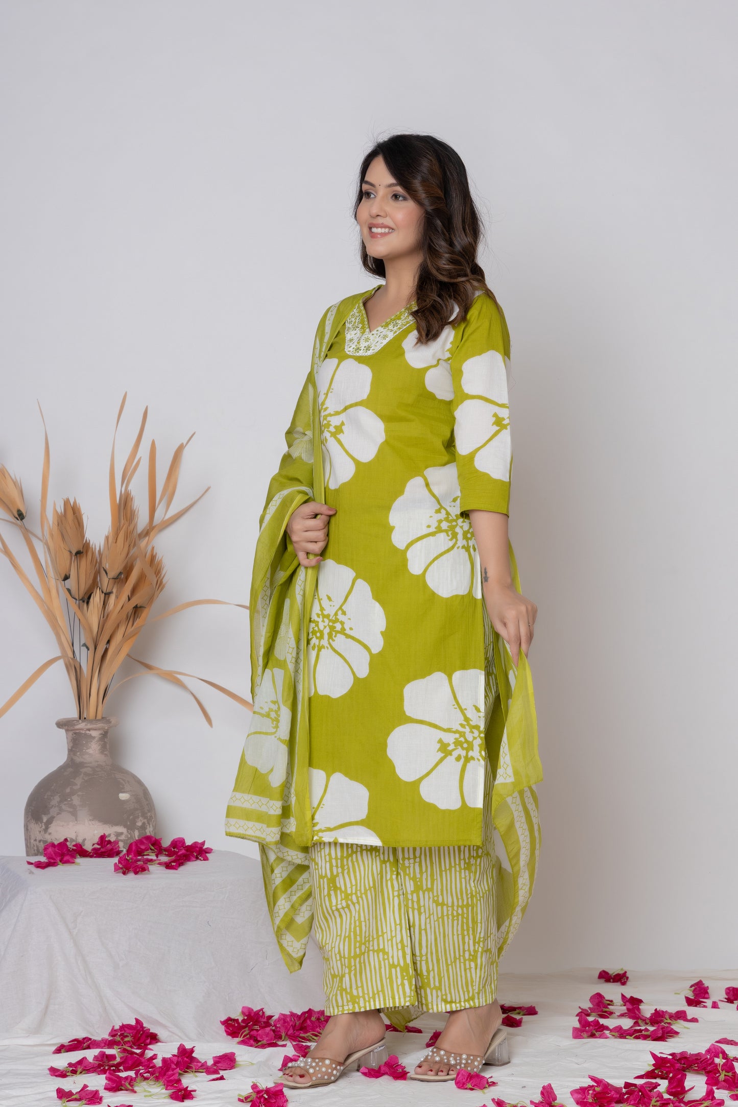 Floral emboridery kurti 3pc set