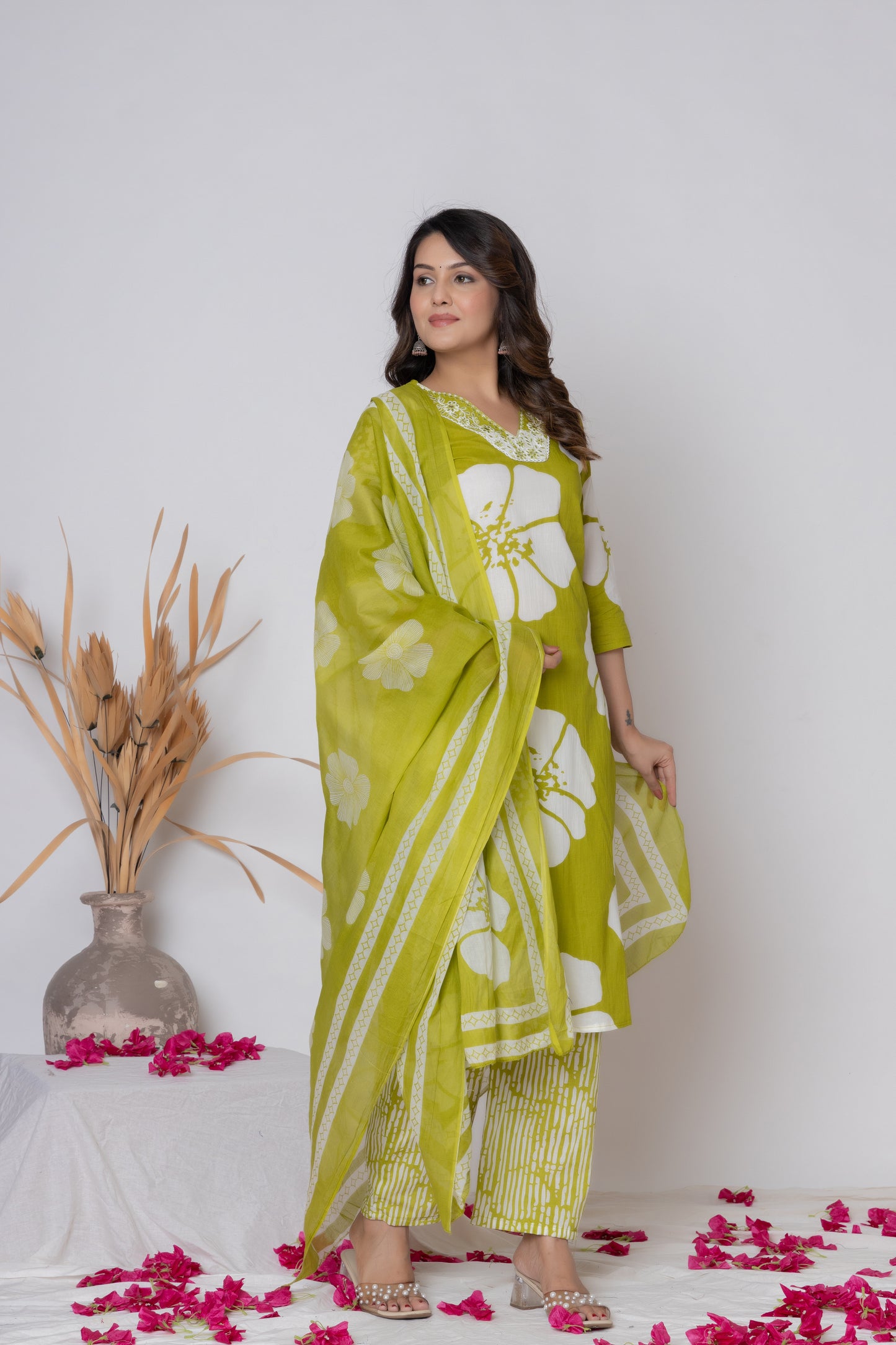 Floral emboridery kurti 3pc set