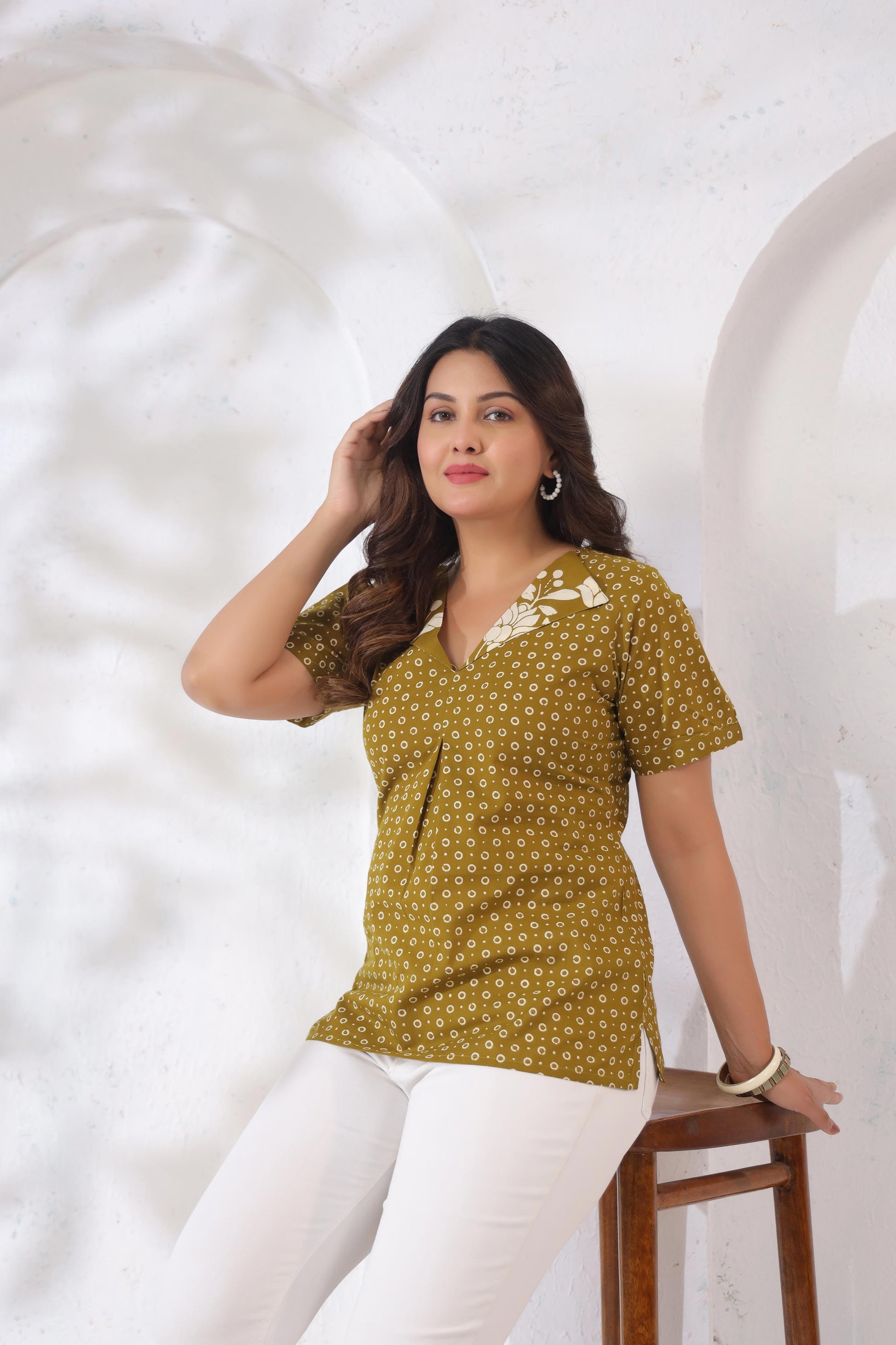 Noor Aura Noor Aura Amber Dot Printed Cotton Top – amber brown V-neck half sleeve relaxed fit top by Karpaa