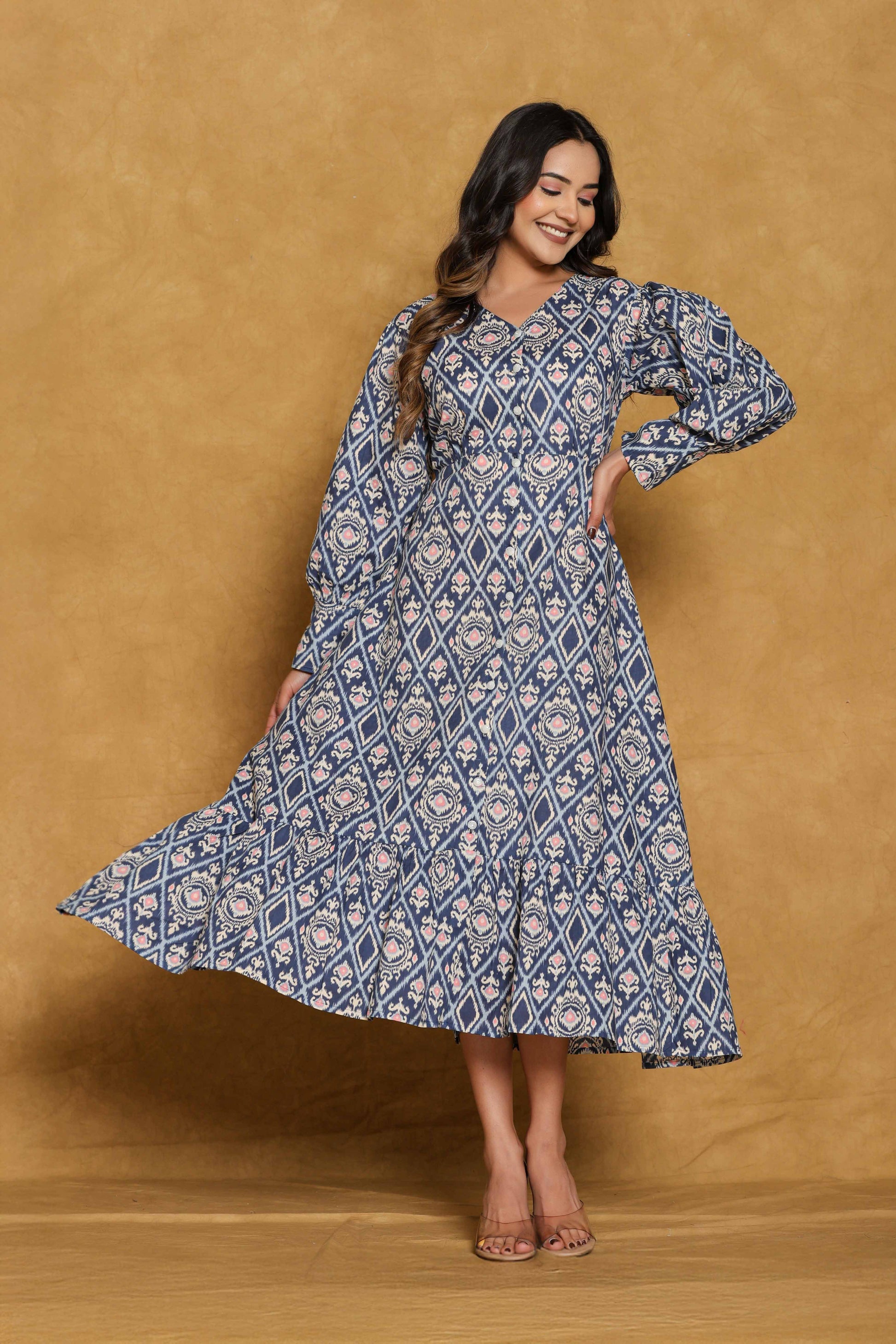 Everyday Wear
Cotton
one piece for Women
abstract print
blue
white
daily wear
casual wear
party wear