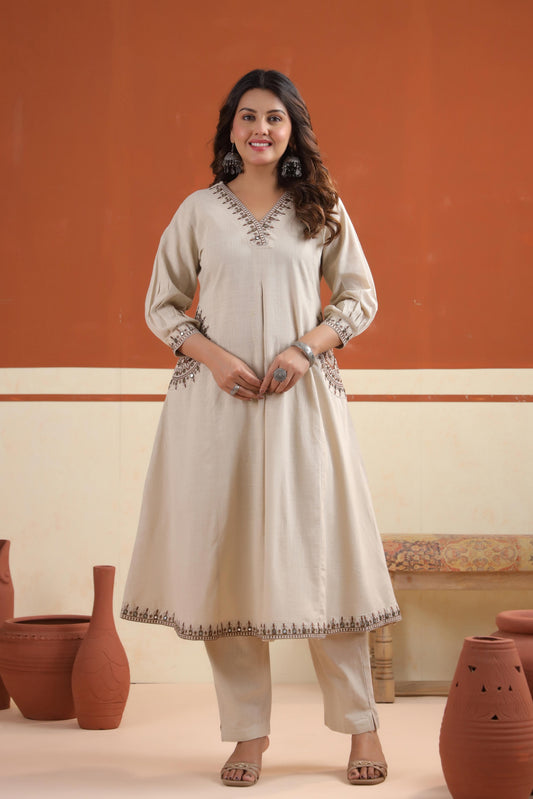 Rang Ease Desert Charm beige embroidered cotton kurta set with straight-cut pant, collar neckline and floral motif front panel – Karpaa